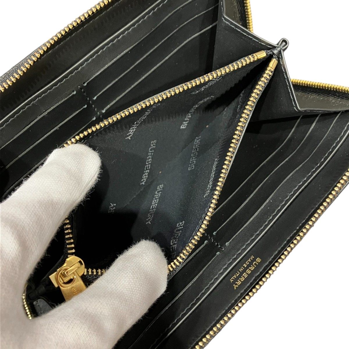 バーバリー ローラ レザー長財布