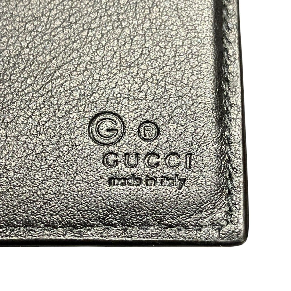 グッチ GGエンボス レザー二つ折り財布