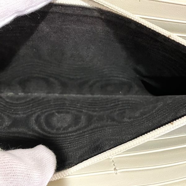 グッチ シルヴィ キャンバス レザー 長財布