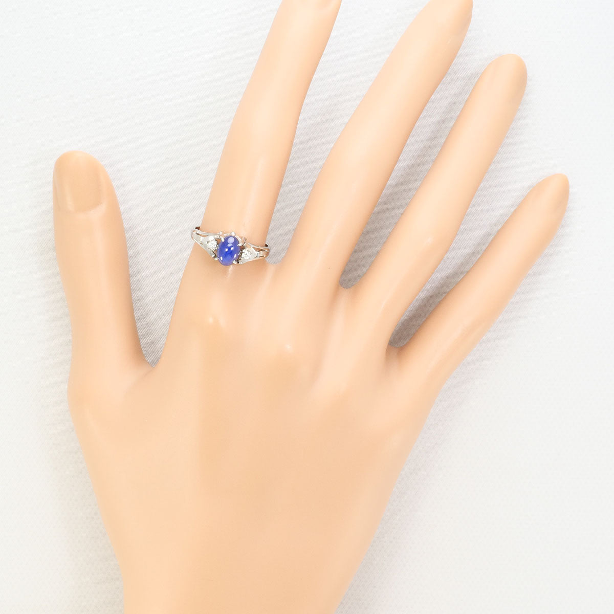 K14ホワイトゴールドスターサファイアダイヤモンドリング