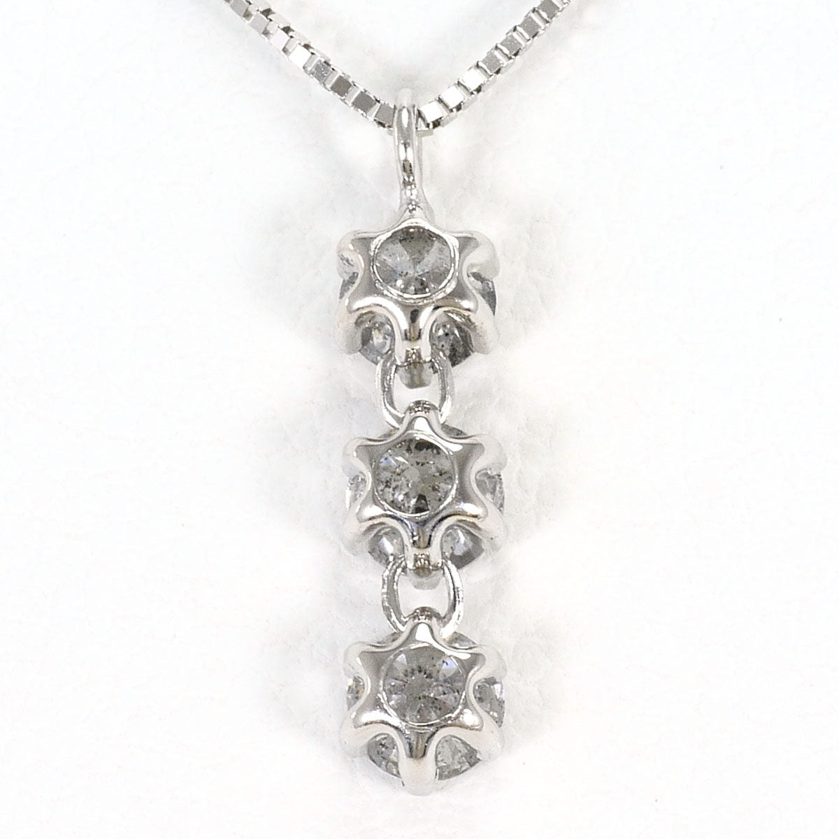 Au750ホワイトゴールドダイヤモンドネックレス
