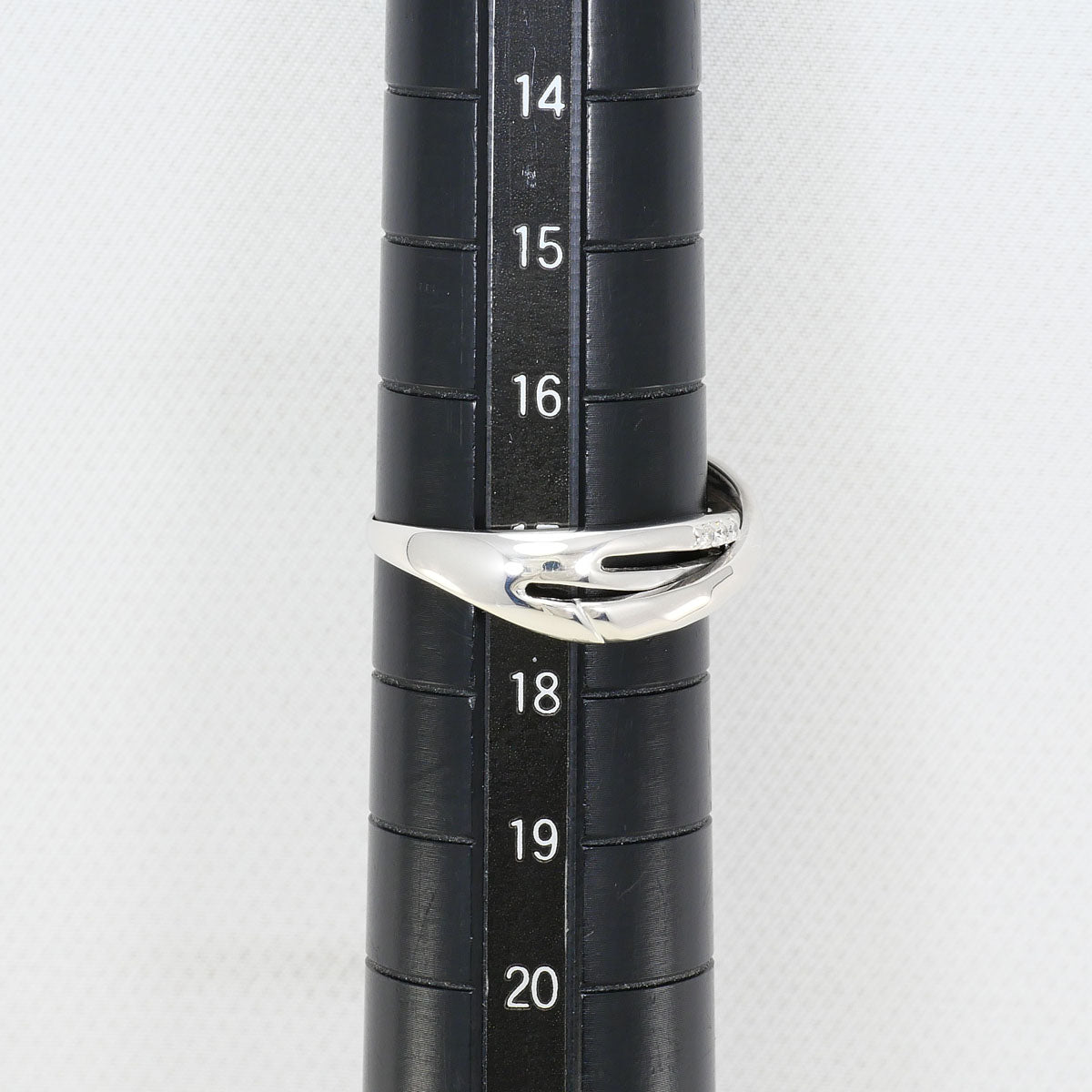 K10ホワイトゴールドダイヤモンドリング
