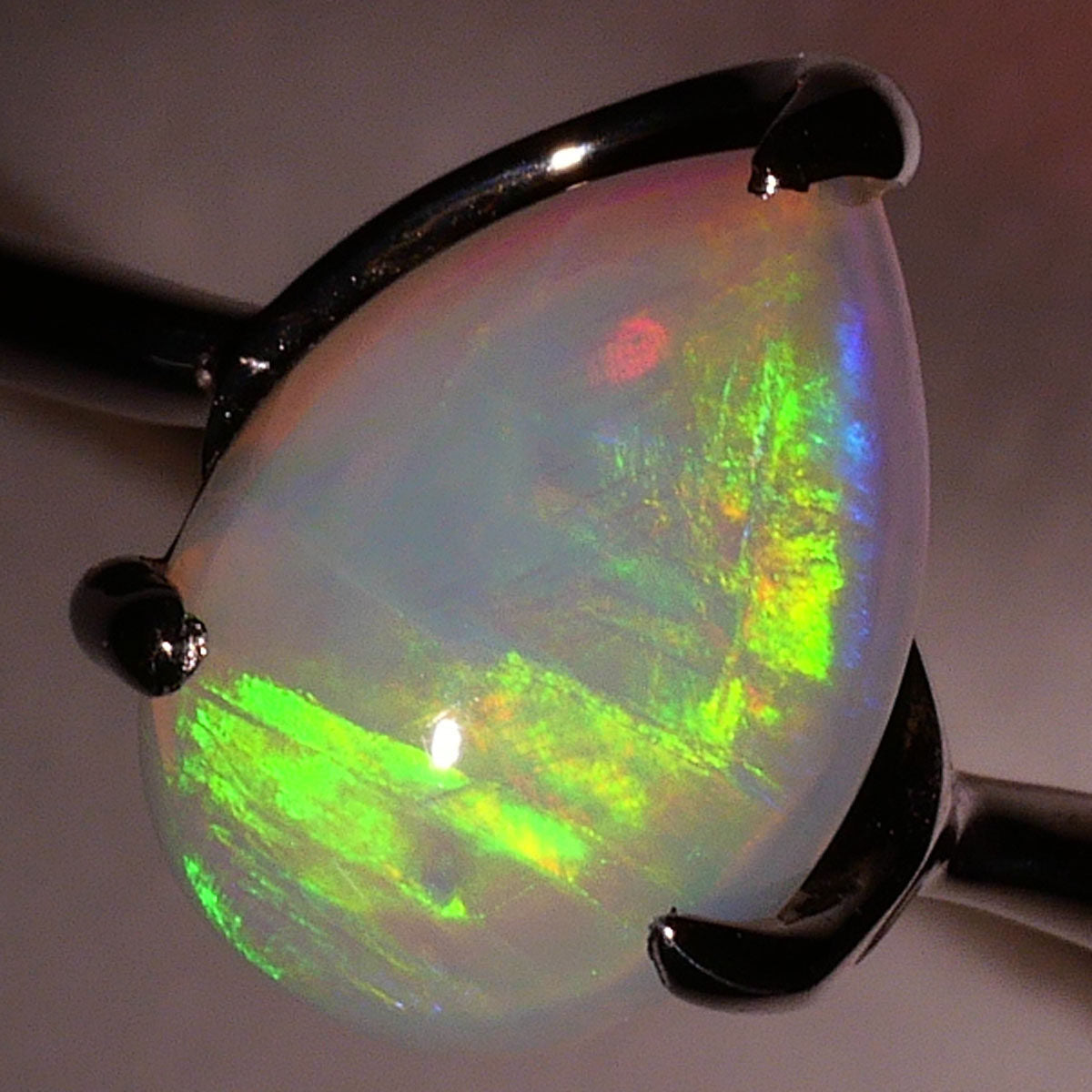 Au750ホワイトゴールドオパールリング