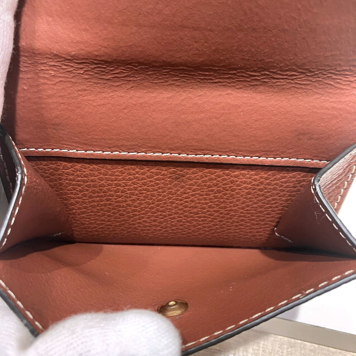 クロエ ダリル レザー三つ折り財布