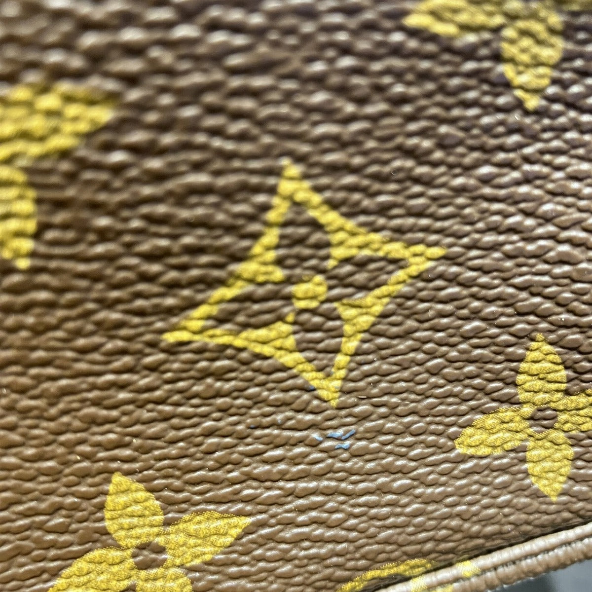 ルイヴィトン トゥルーストワレット23 モノグラム セカンドバッグ