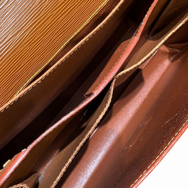 ルイ・ヴィトン セルヴィエット コンセイエ エピ ビジネス バッグ