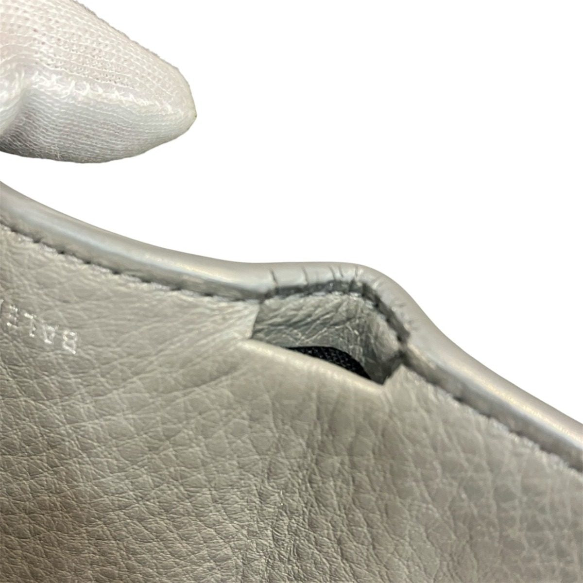 バレンシアガ ペーパー レザー三つ折り財布