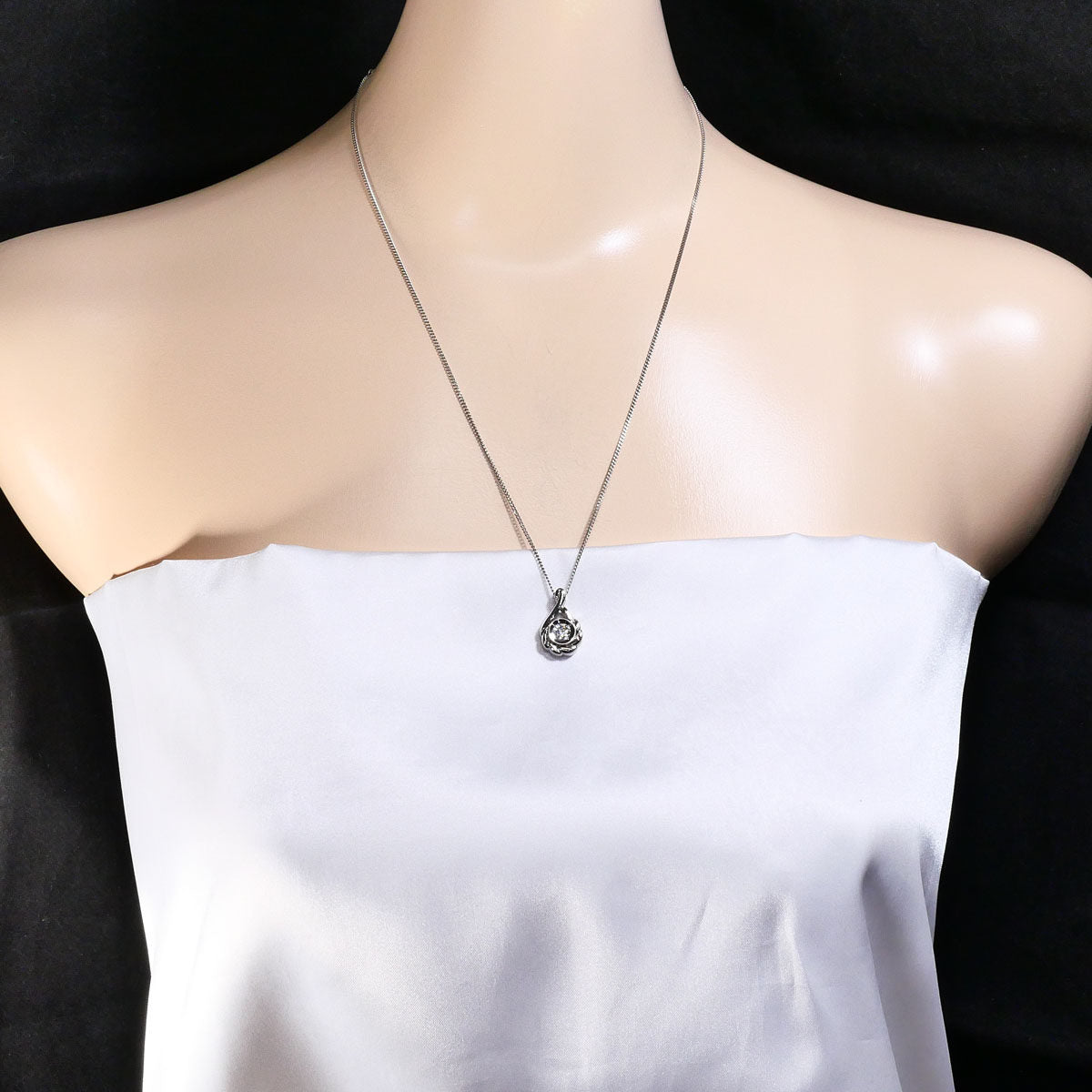 プラチナ ダイヤモンド ネックレス