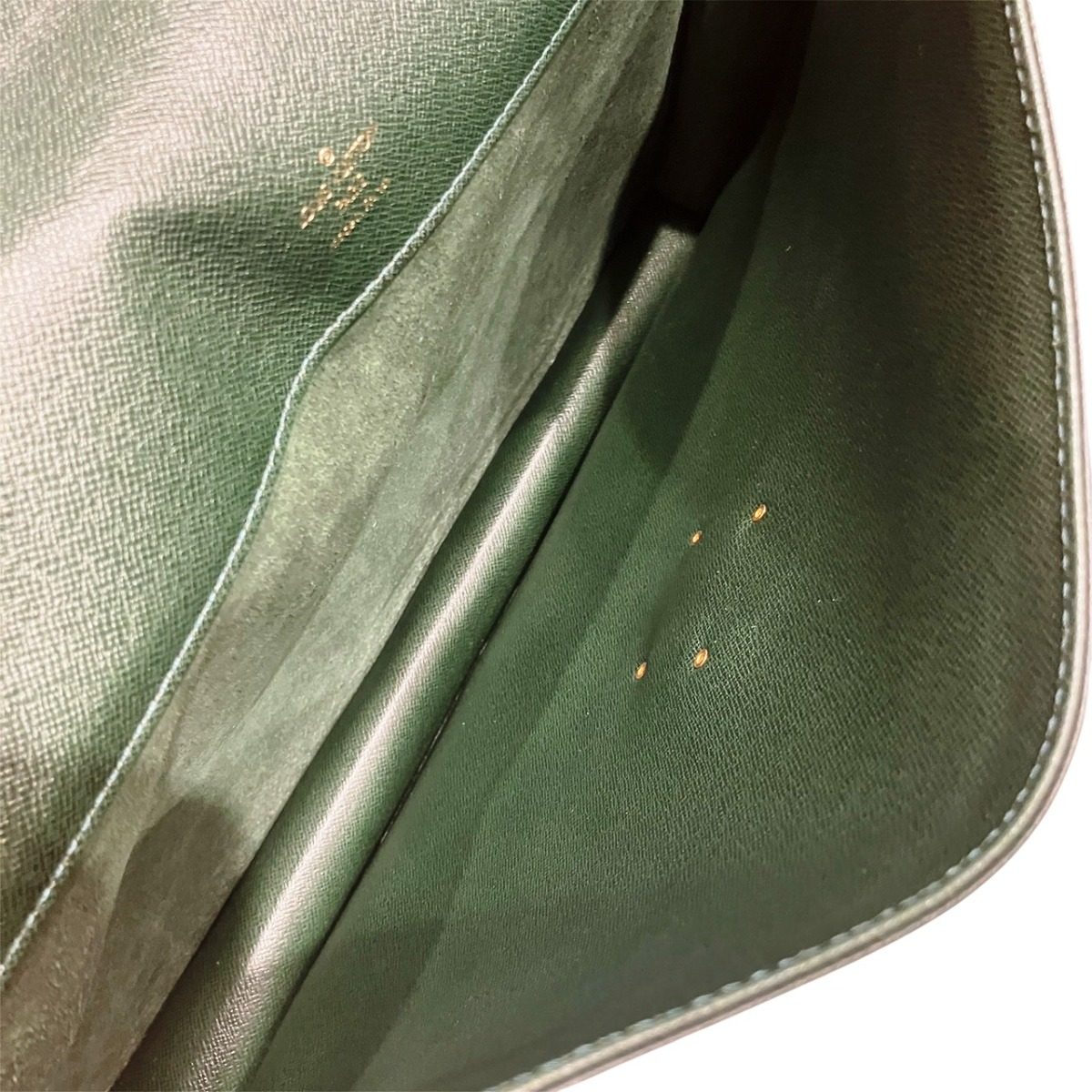 ルイヴィトン タイガ セルヴィエットクラド ビジネスバッグ