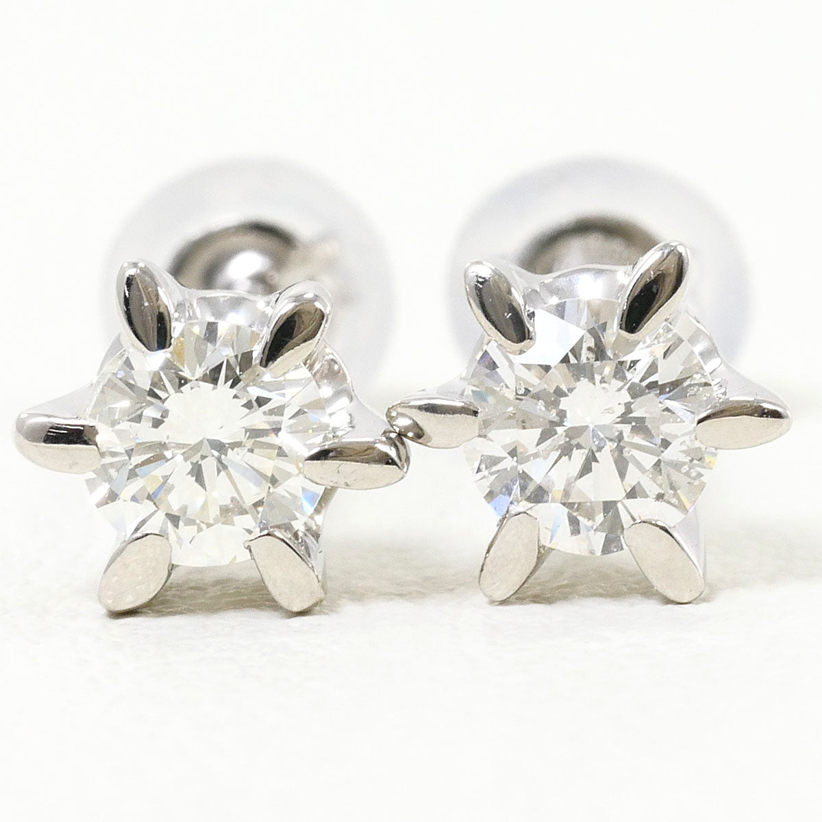 プラチナ ダイヤモンドピアス