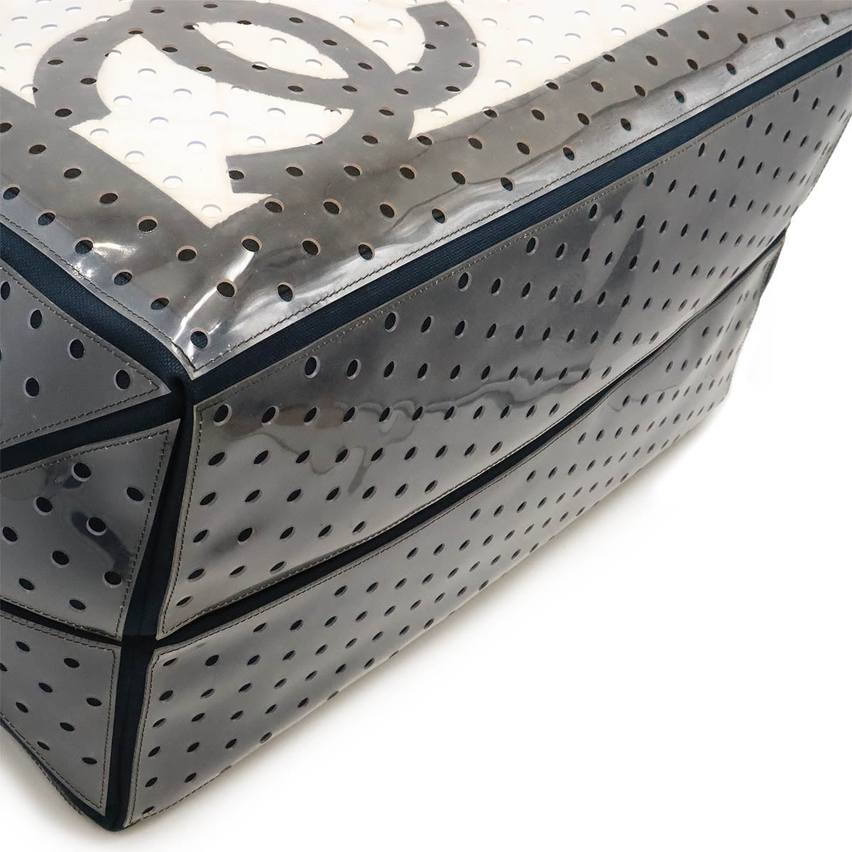 シャネル スポーツライン ココマーク パンチング トートバッグ