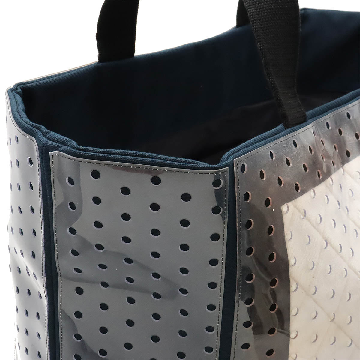 シャネル スポーツライン ココマーク パンチング トートバッグ