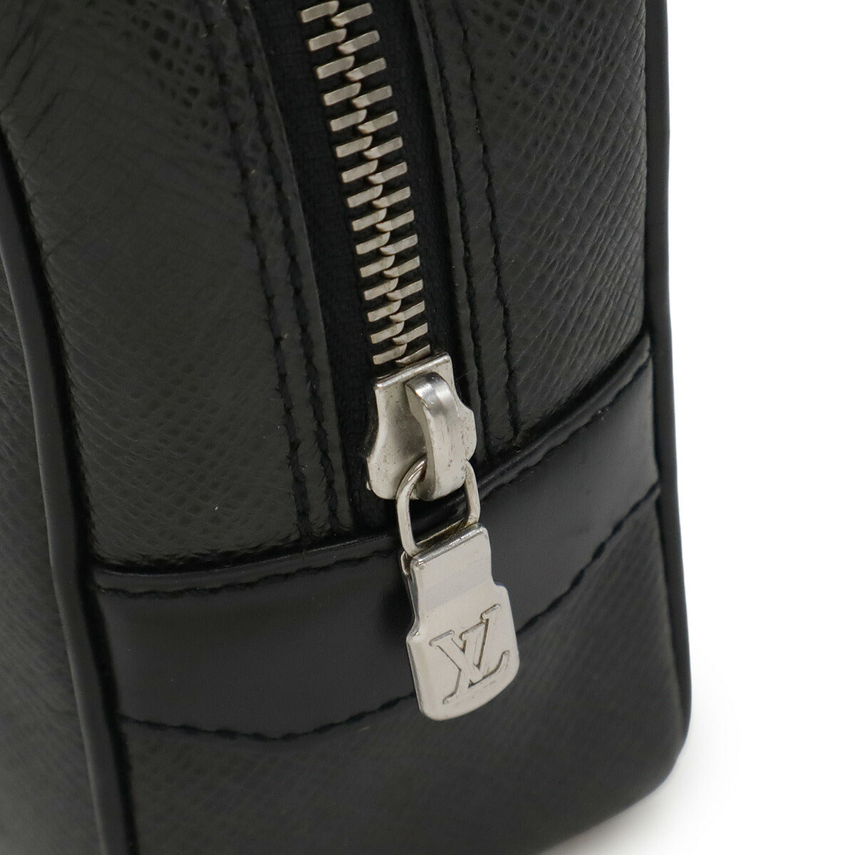 ルイヴィトン Taiga Clutch Bag