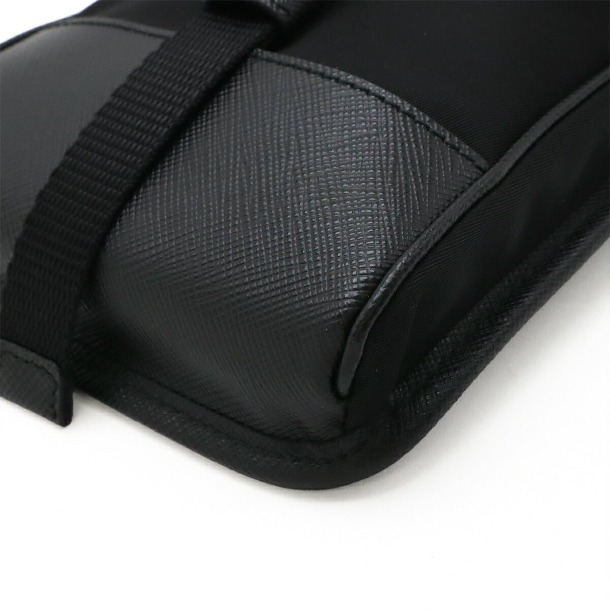 プラダ Re-Nylon スマートフォンショルダーバッグ