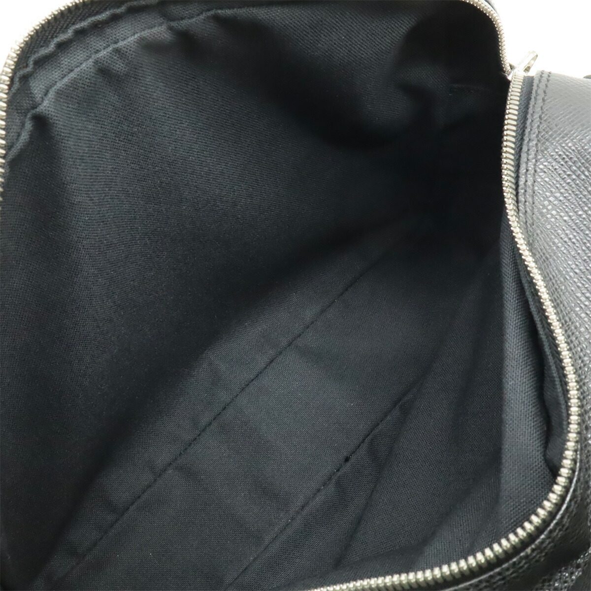 ルイヴィトン タイガ ショルダーバッグ