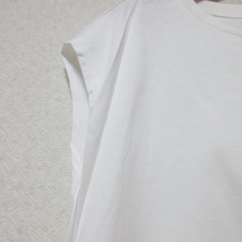 アンタイトル Vネックニットトップス