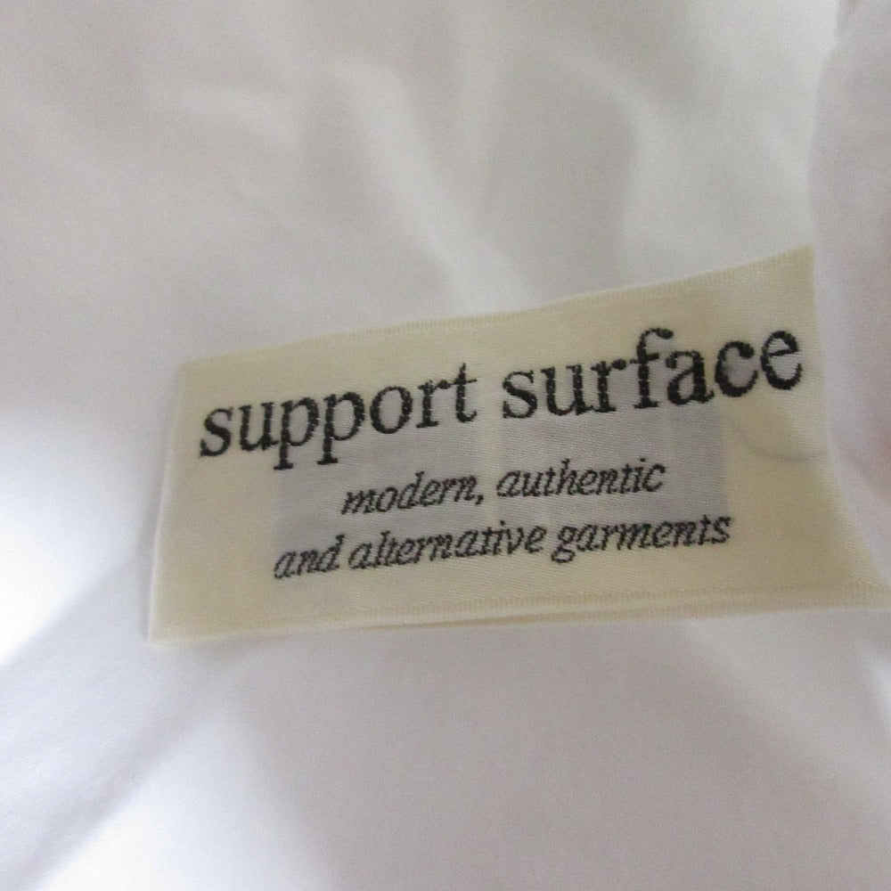 support surface レイヤードフレンチスリーブブラウス