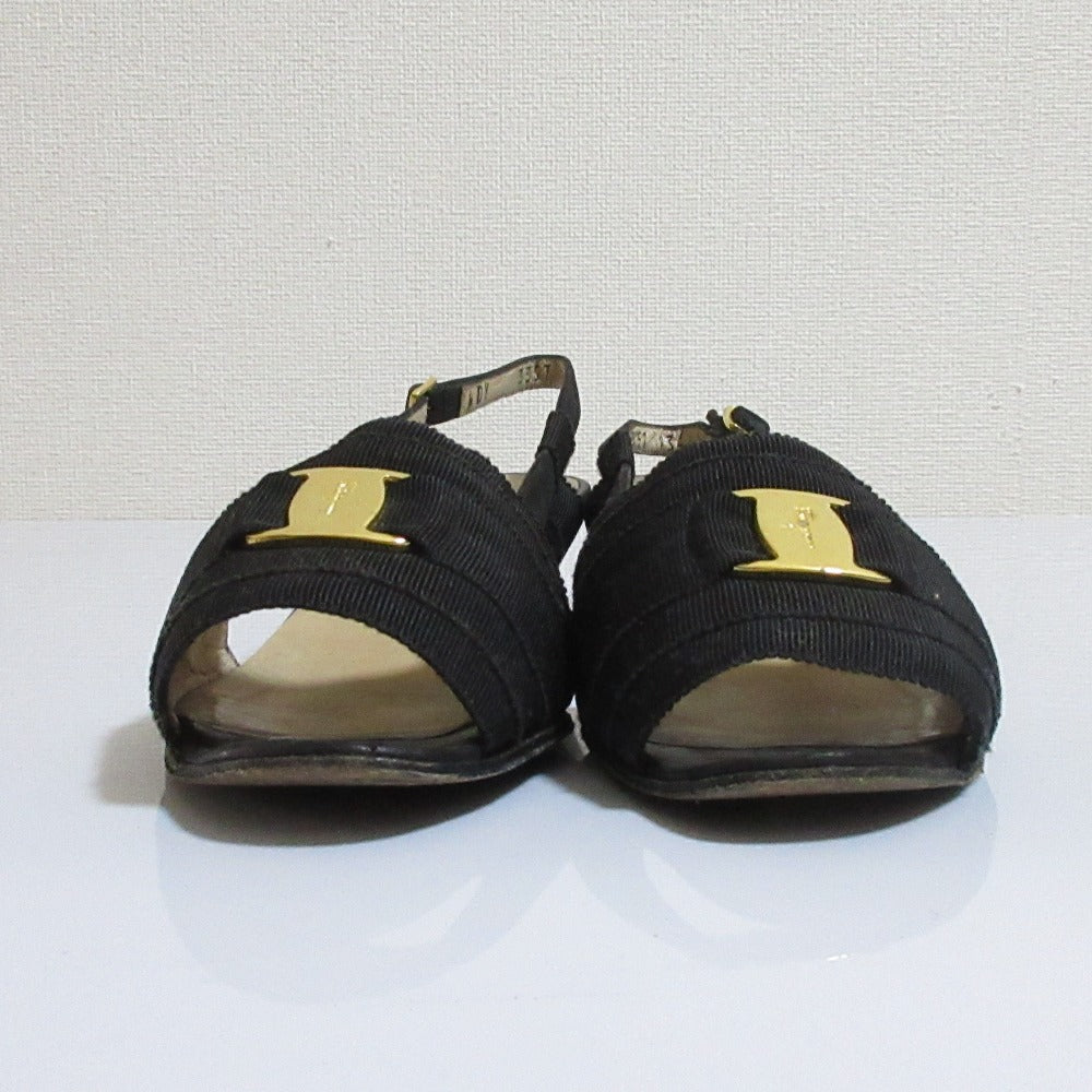 サルヴァトーレ フェラガモ ヴァラ ローヒールバックストラップサンダル