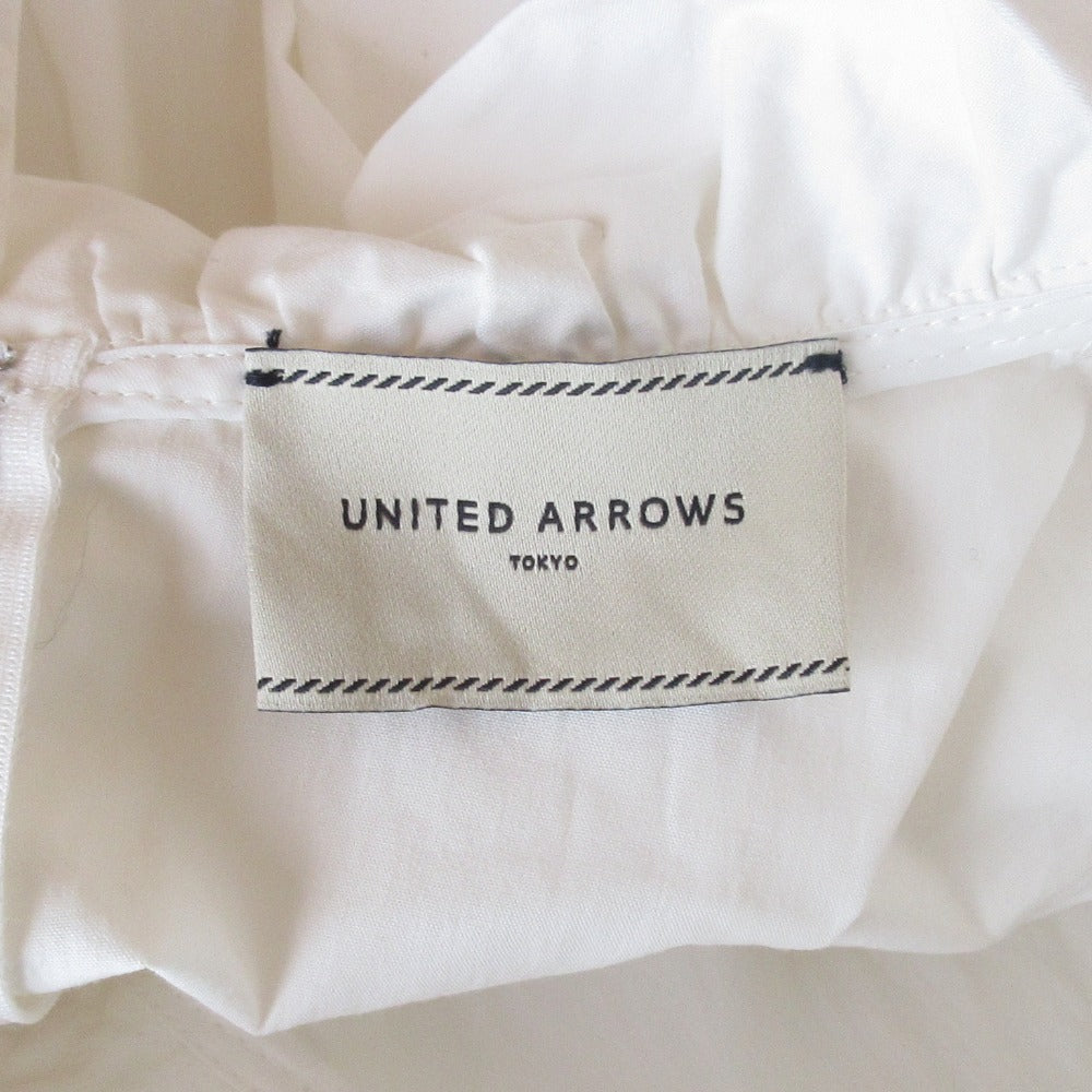 UNITED ARROWS サテンフリルギャザーフレンチスリーブブラウス