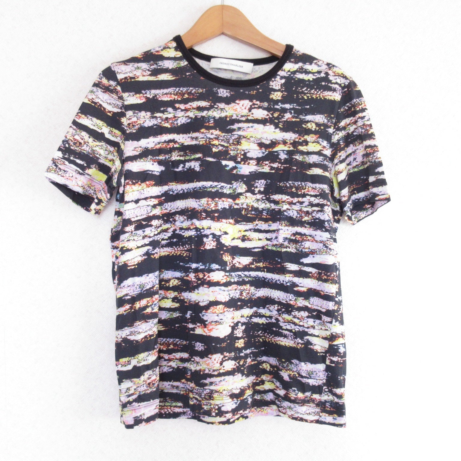 セドリックシャルリエ コットンプリントTシャツ