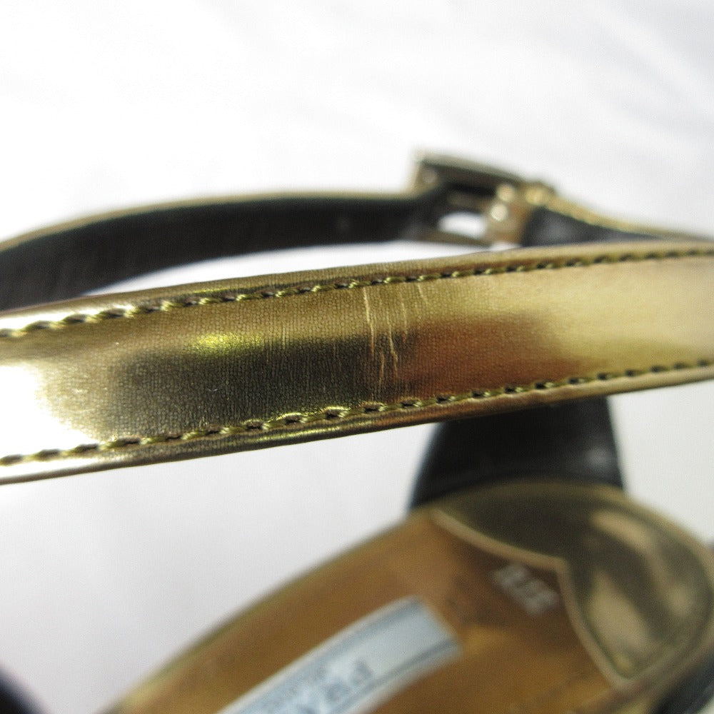 プラダ クロス ストラップ レザー サンダル