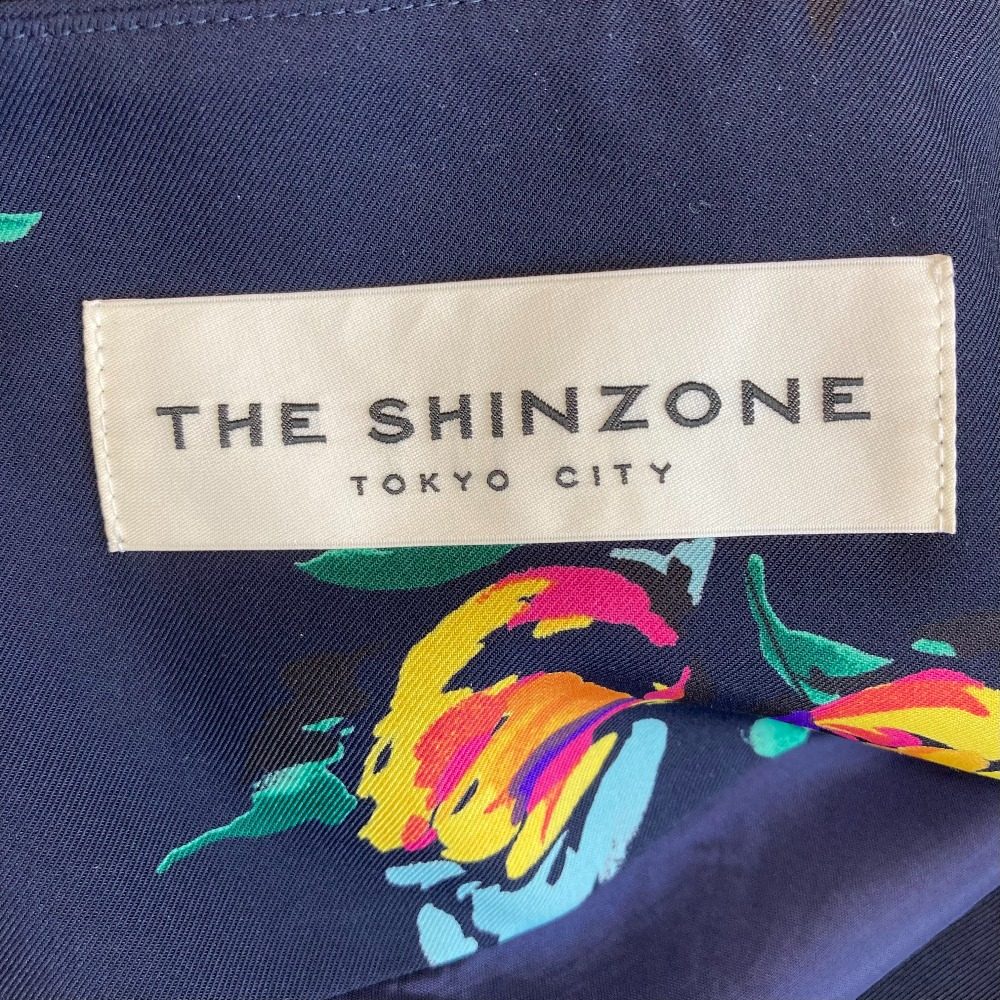 ザシンゾーン ボタニカルフラワープリントノースリーブワンピース