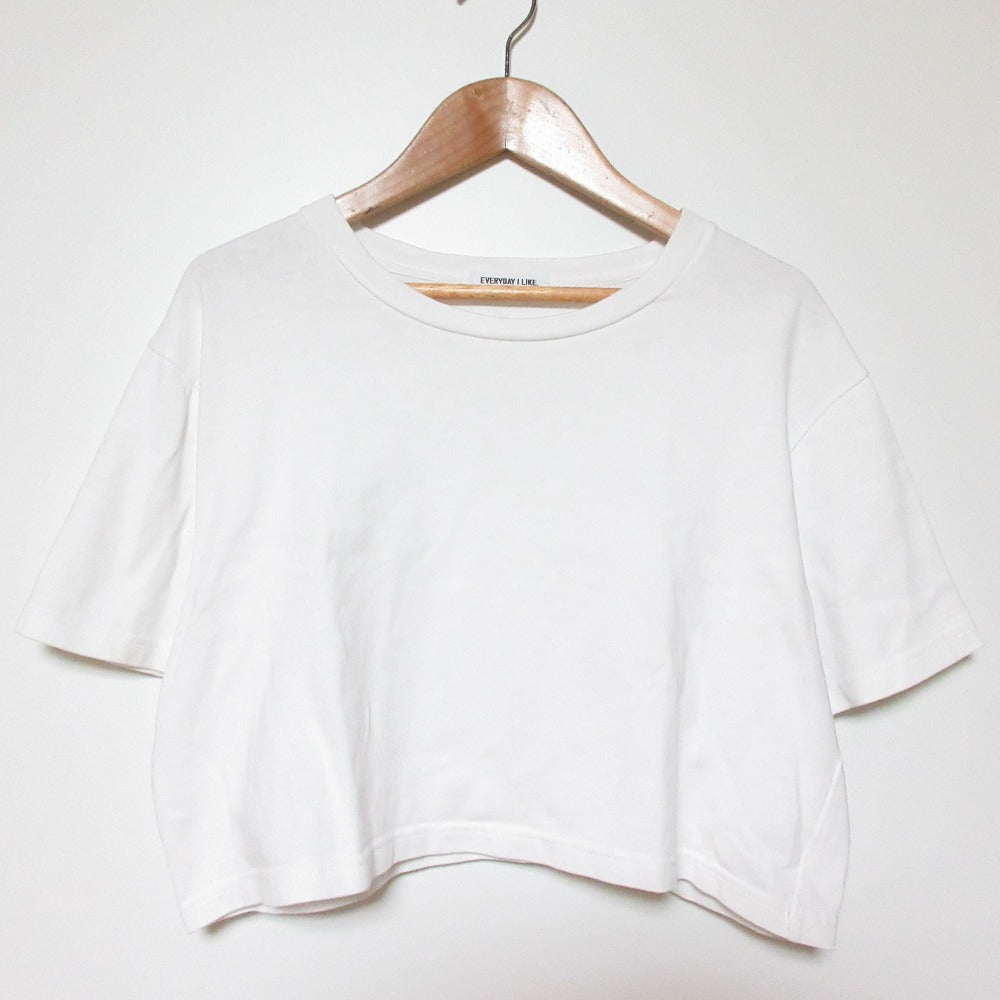 エブリデイアイライク クロップド コットンTシャツ