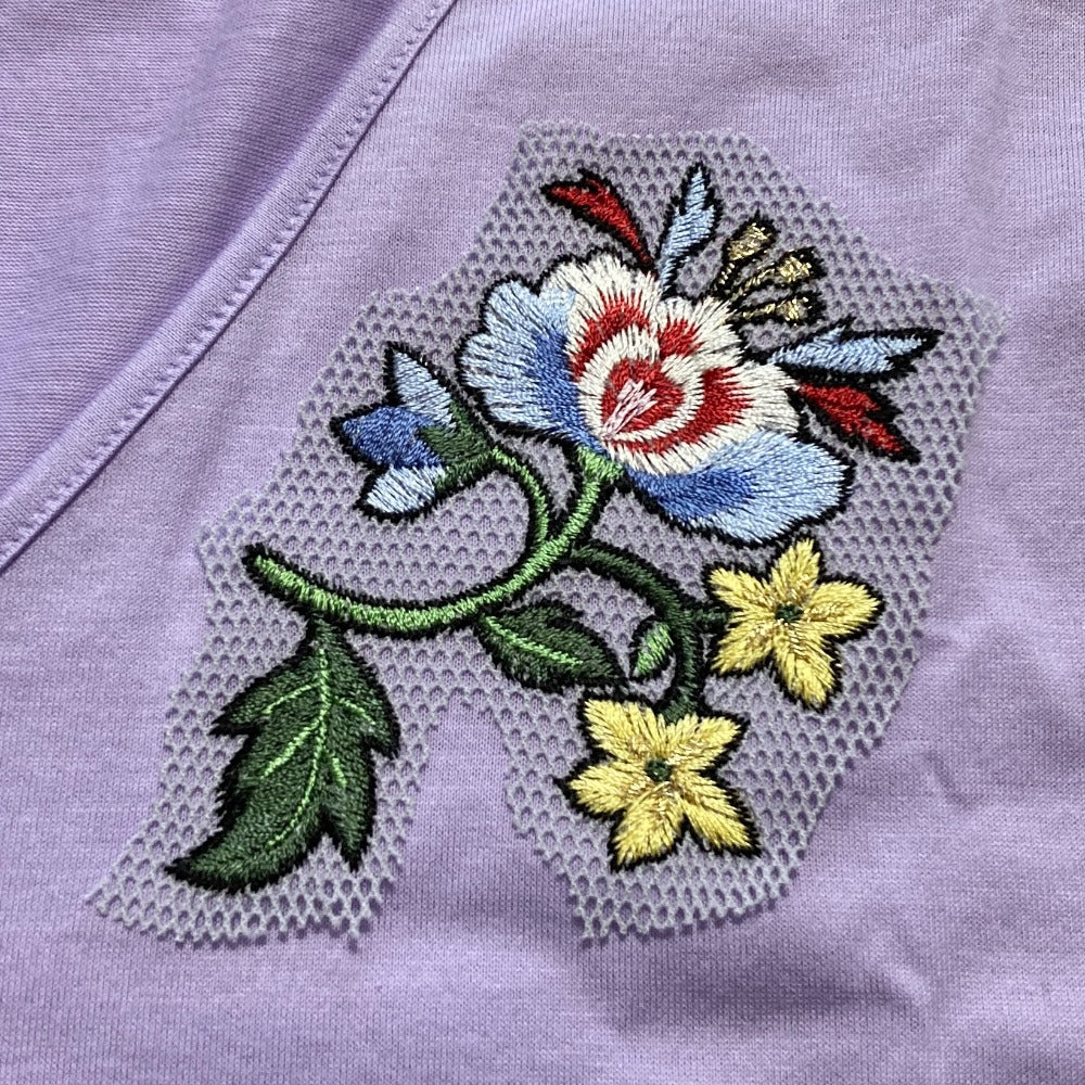 ヴィヴィアンタム 刺繍Vネックカットソー