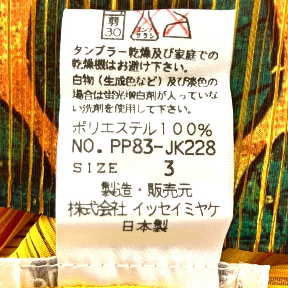 プリーツプリーズイッセイミヤケ フラワープリントノースリーブカットソー
