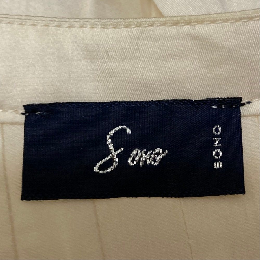 ソーノ パールボタンショートパフスリーブブラウス