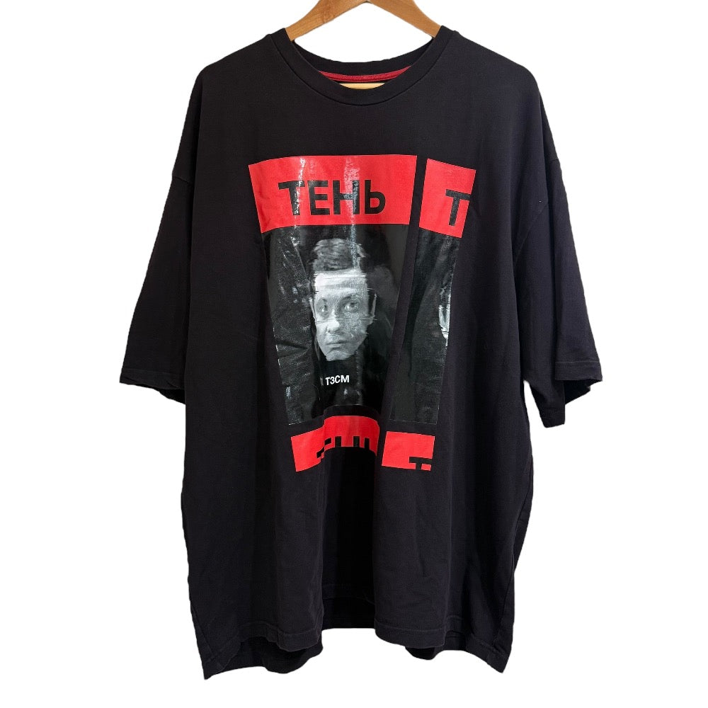 T3CM ロゴプリント コットンTシャツ