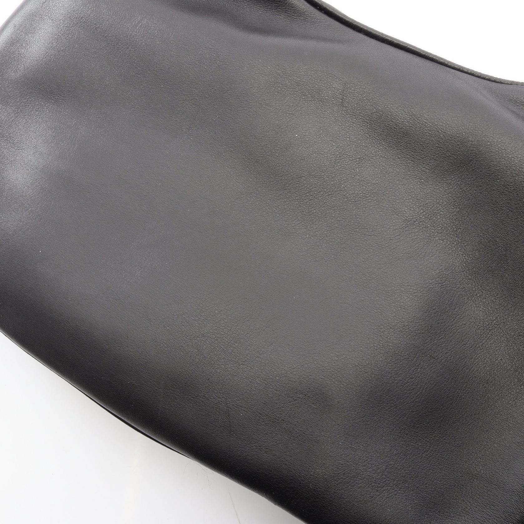 グッチ レザーショルダーバッグ