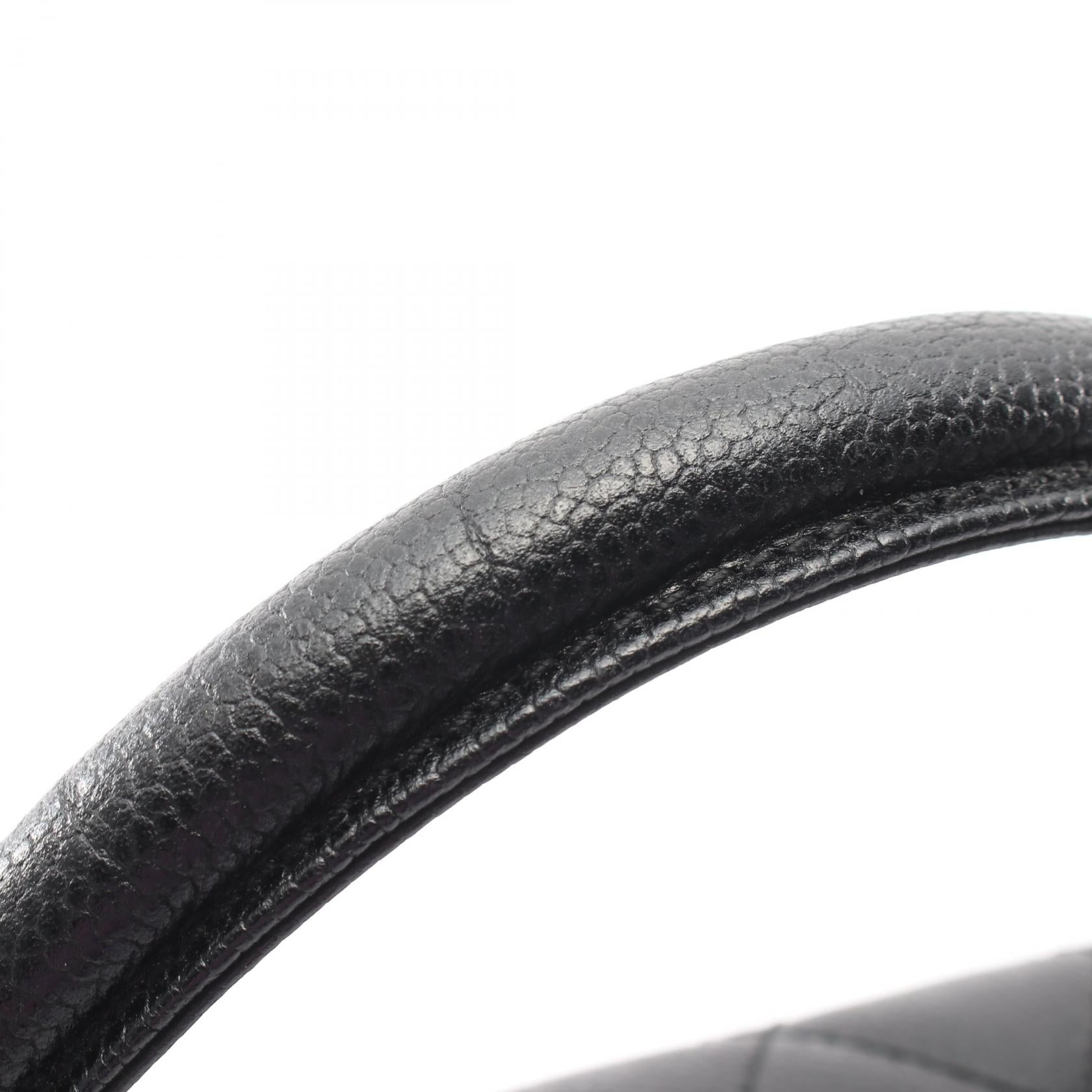 シャネル マトラッセ レザーハンドバッグ