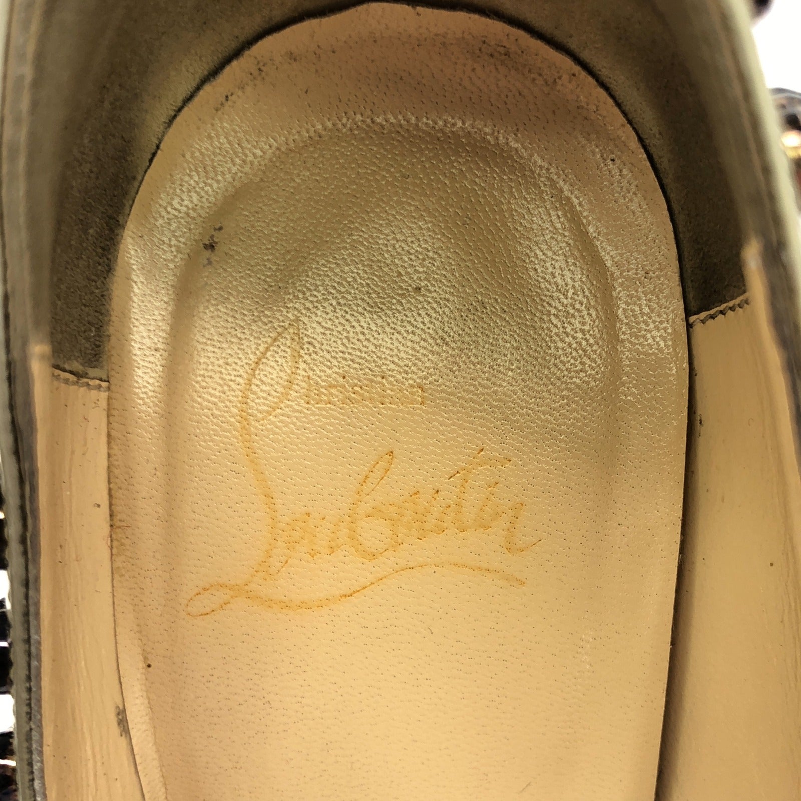 クリスチャン ルブタン スタッズ パンプス