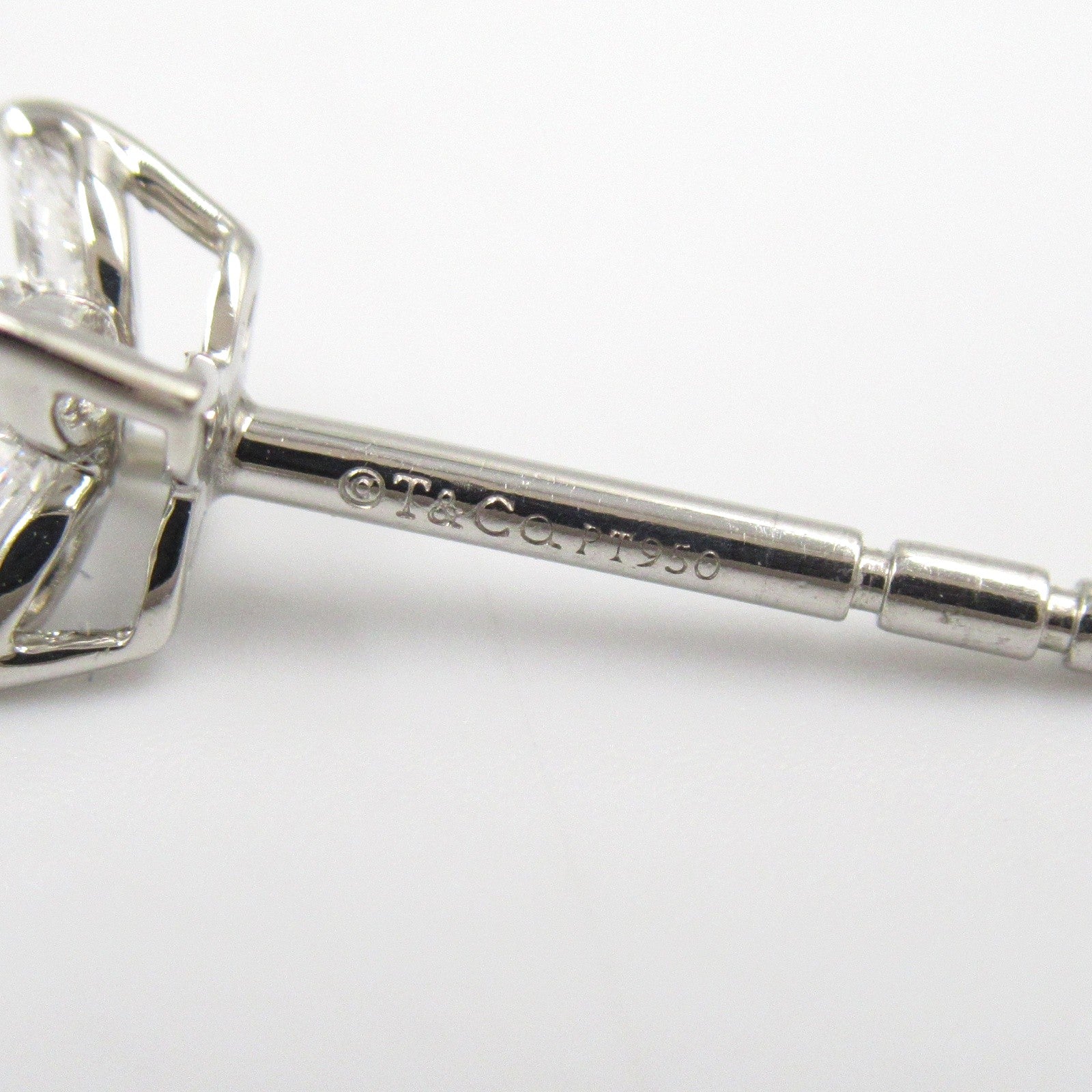 ティファニー ヴィクトリア ミニ Pt950 ダイヤモンド ピアス