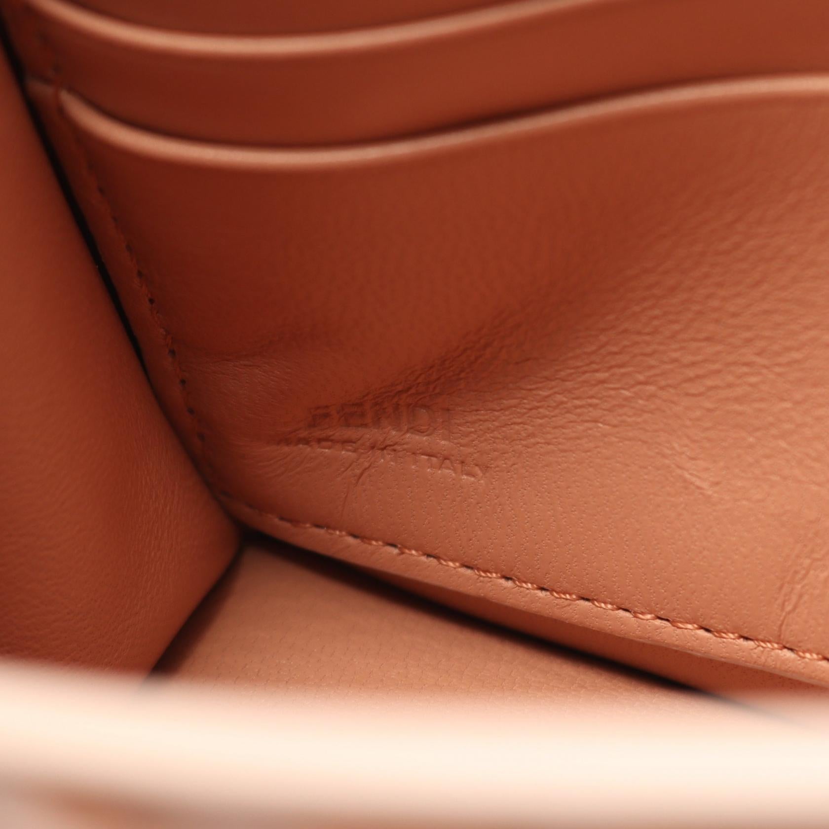 フェンディ バゲット レザー ショルダーバッグ