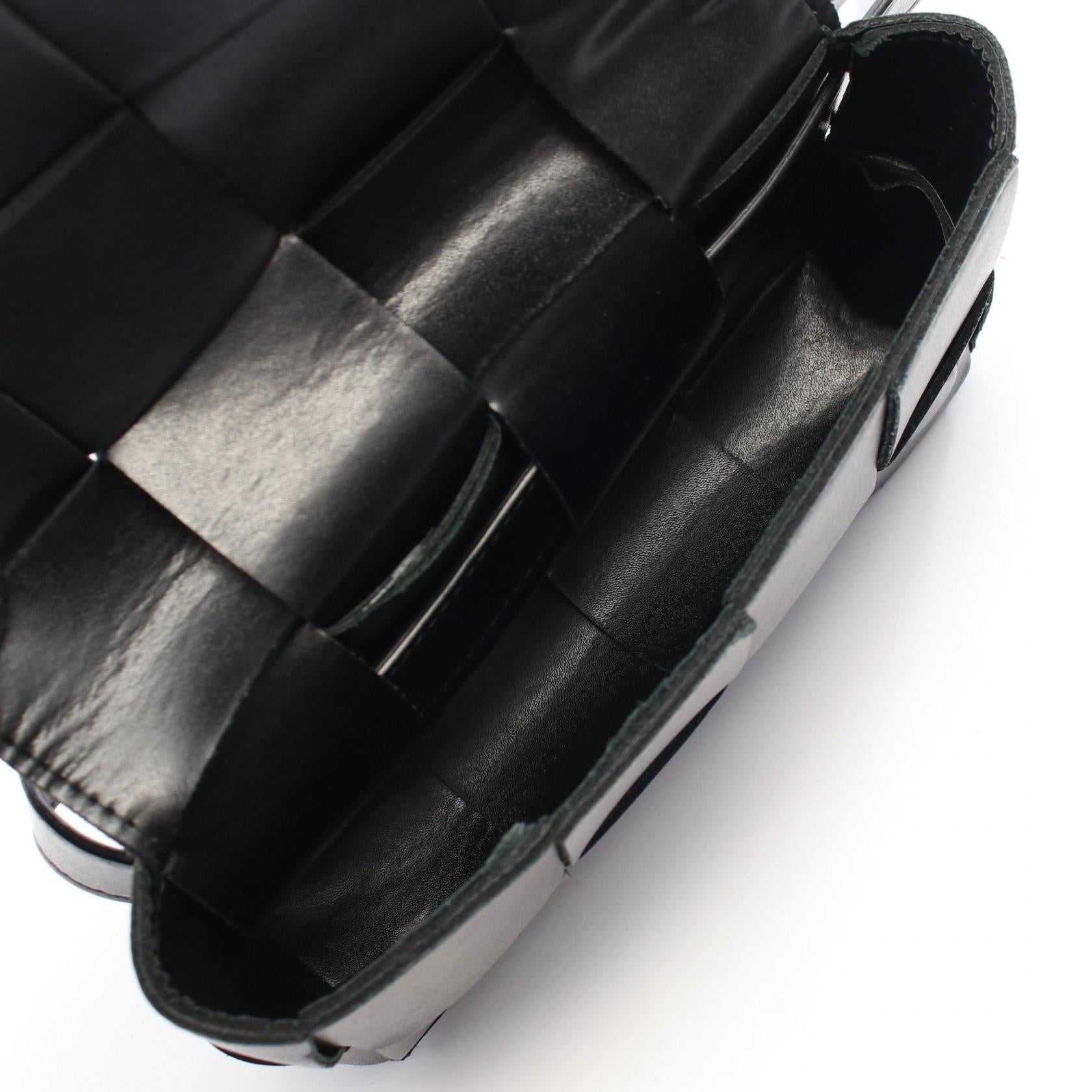 ボッテガ・ヴェネタ カセット マキシ イントレチャート レザー ベルトバッグ