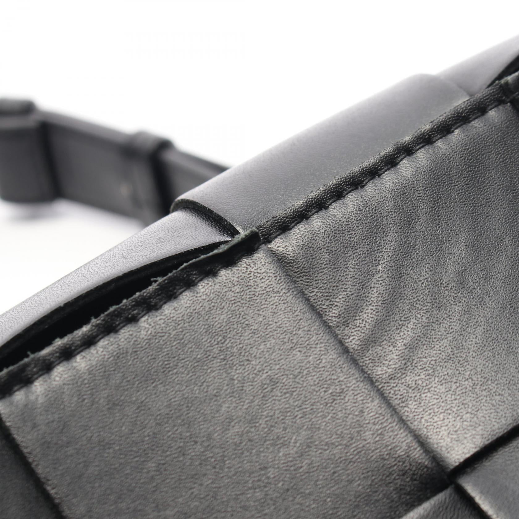 ボッテガ・ヴェネタ カセット マキシ イントレチャート レザー ベルトバッグ