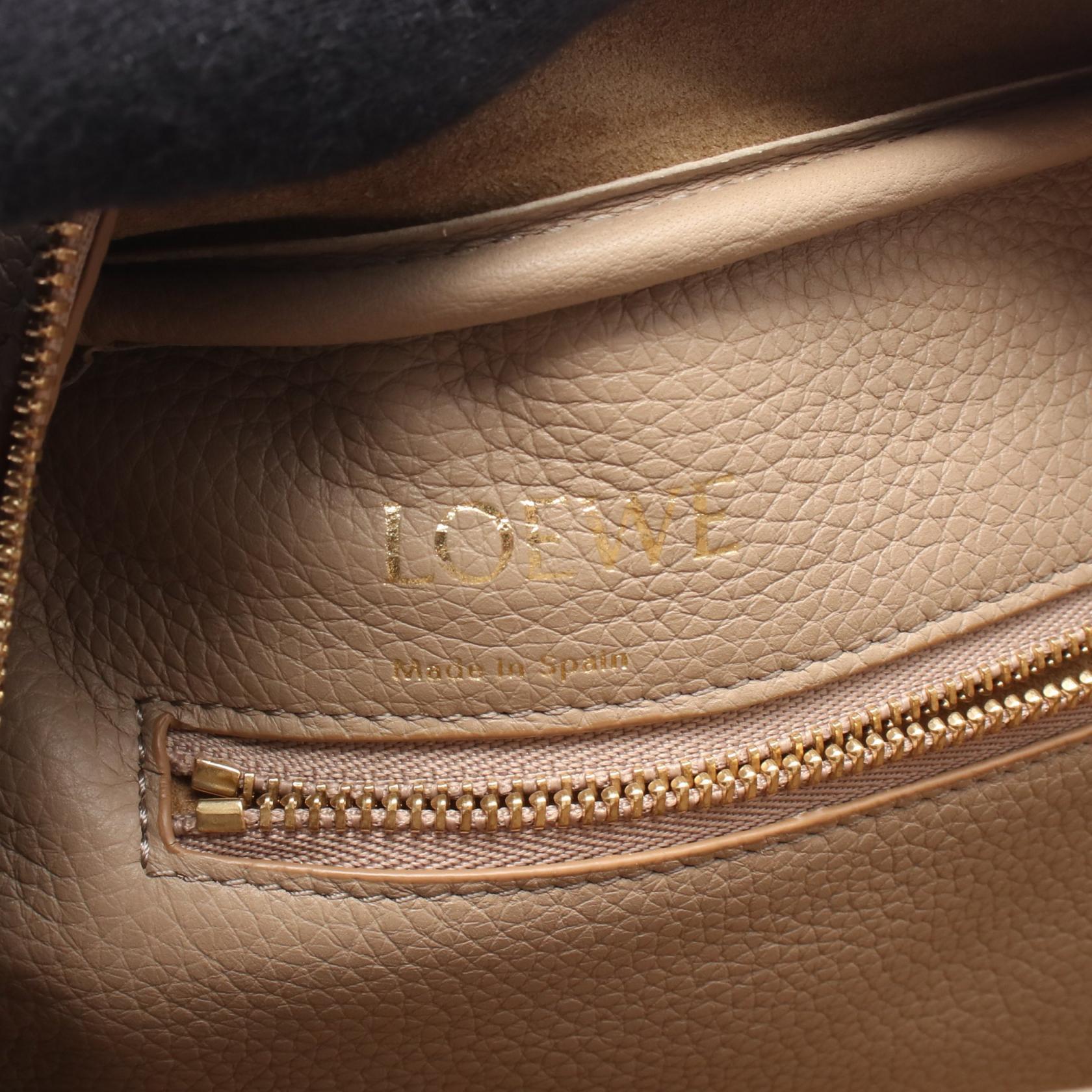 ロエベ アマソナ 19 レザー ハンドバッグ