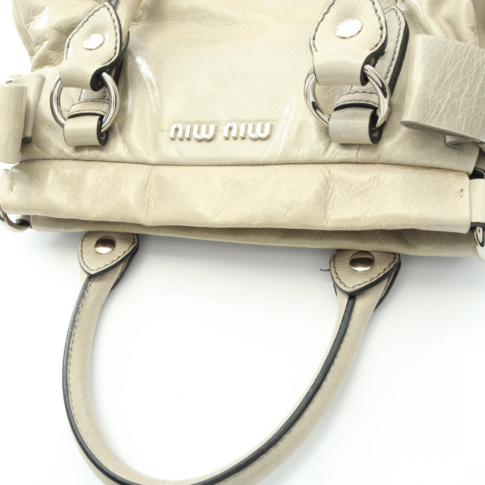 ミュウ ミュウ VITELLO LUX レザー ハンドバッグ
