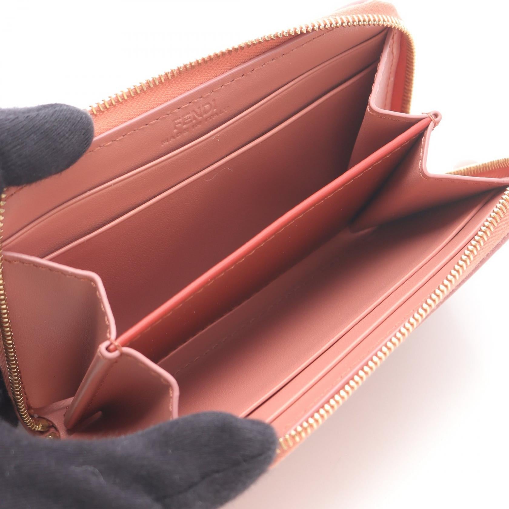 フェンディ FFダイヤモンド レザーラウンド財布