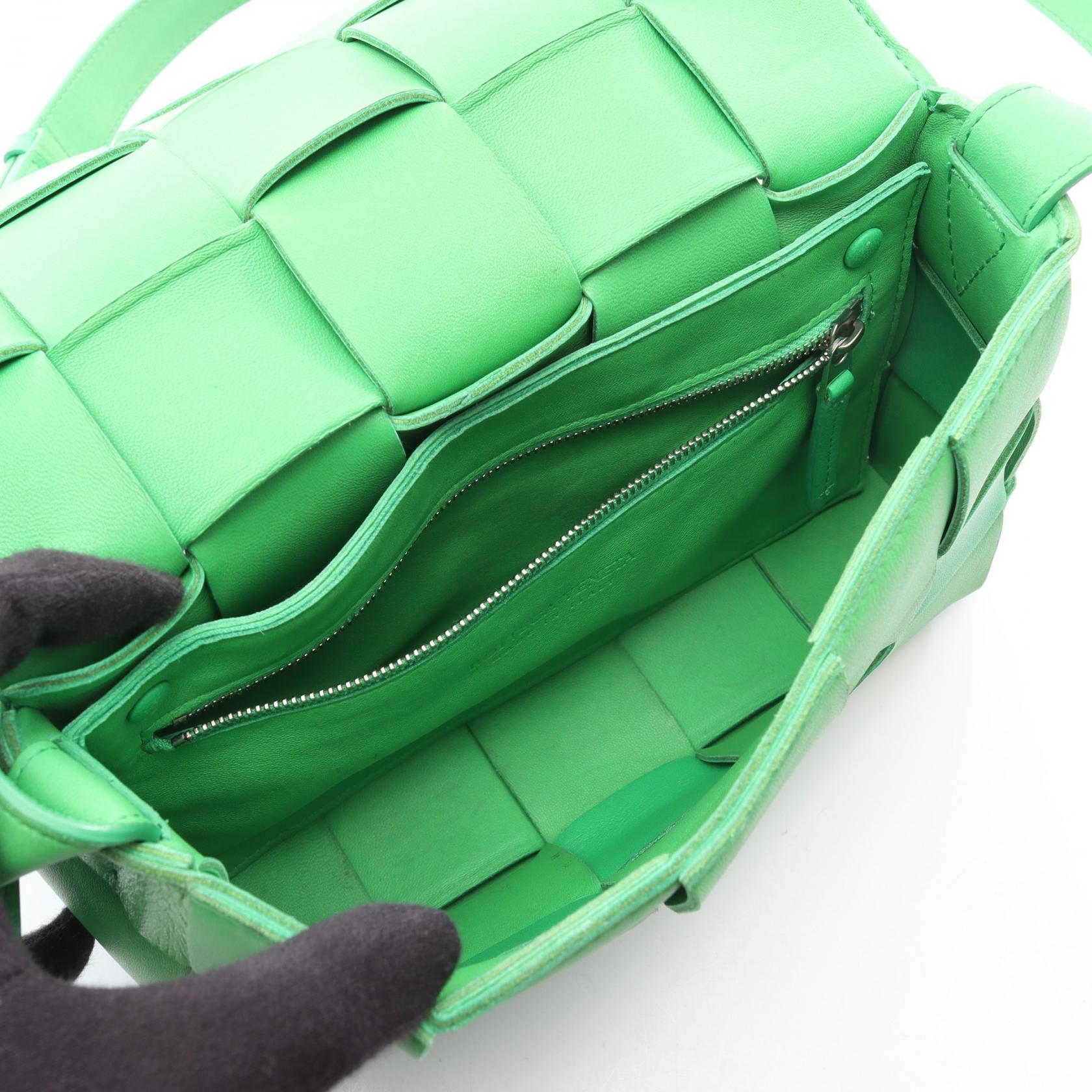 ボッテガヴェネタ カセット レザー ショルダーバッグ