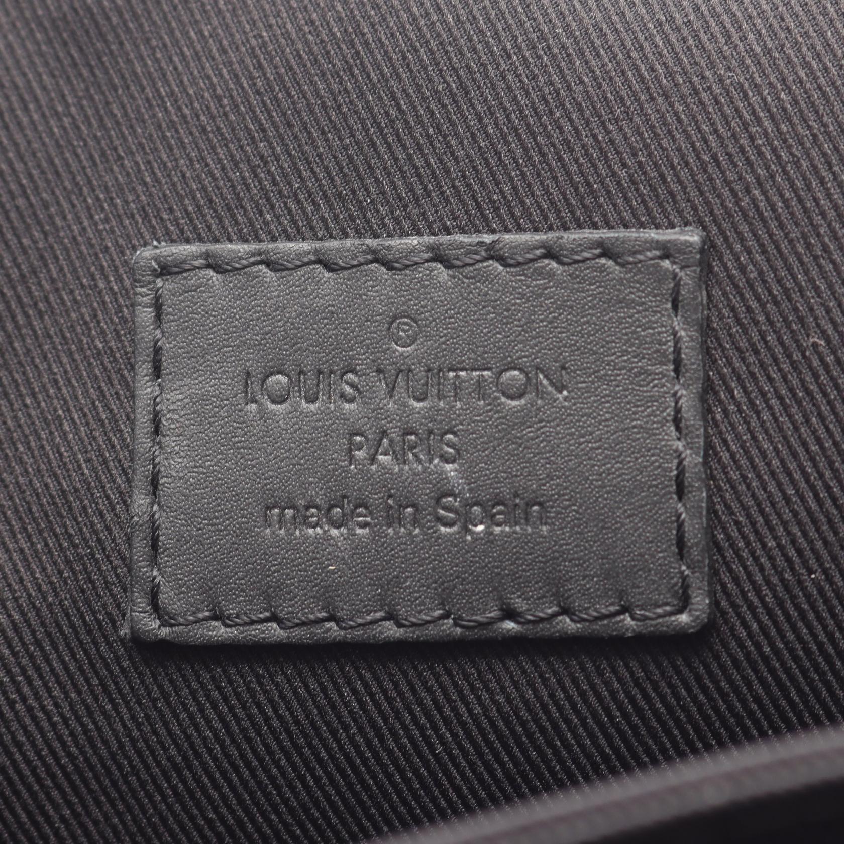 ルイヴィトン ディストリクトPM ダミエ・アンフィニ レザー ショルダーバッグ