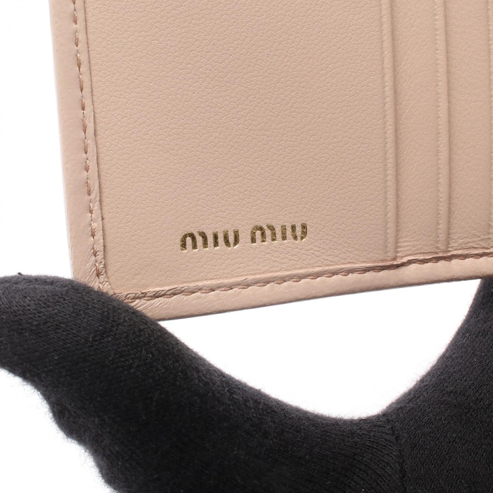 ミュウミュウ マテラッセ レザー二つ折り財布