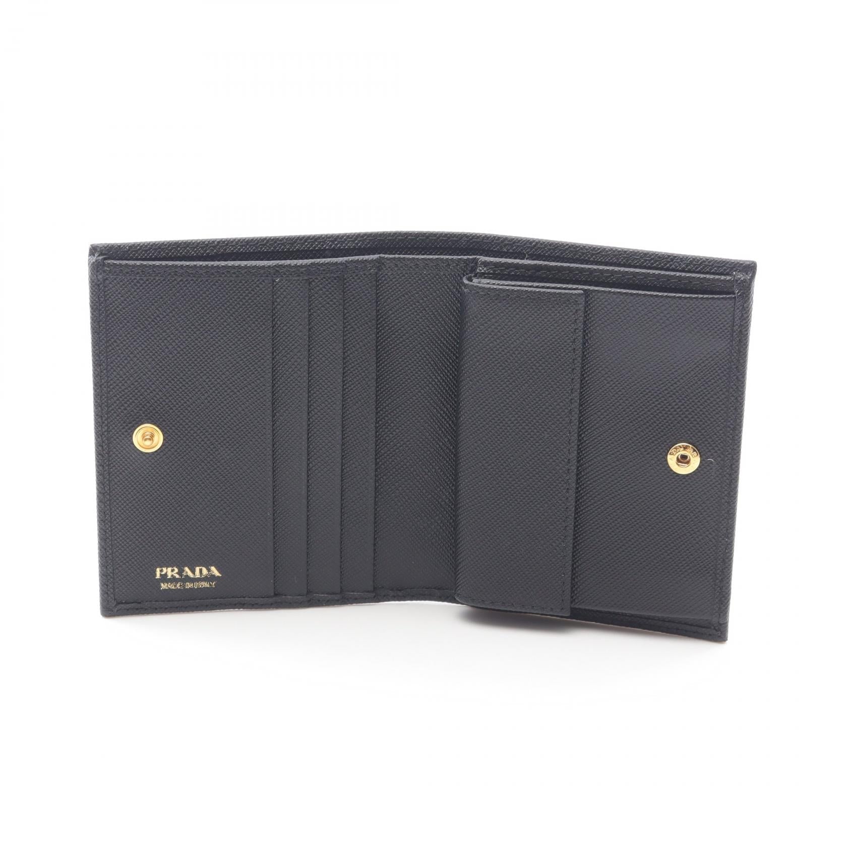 プラダ SAFFIANO TRIANG 二つ折り財布