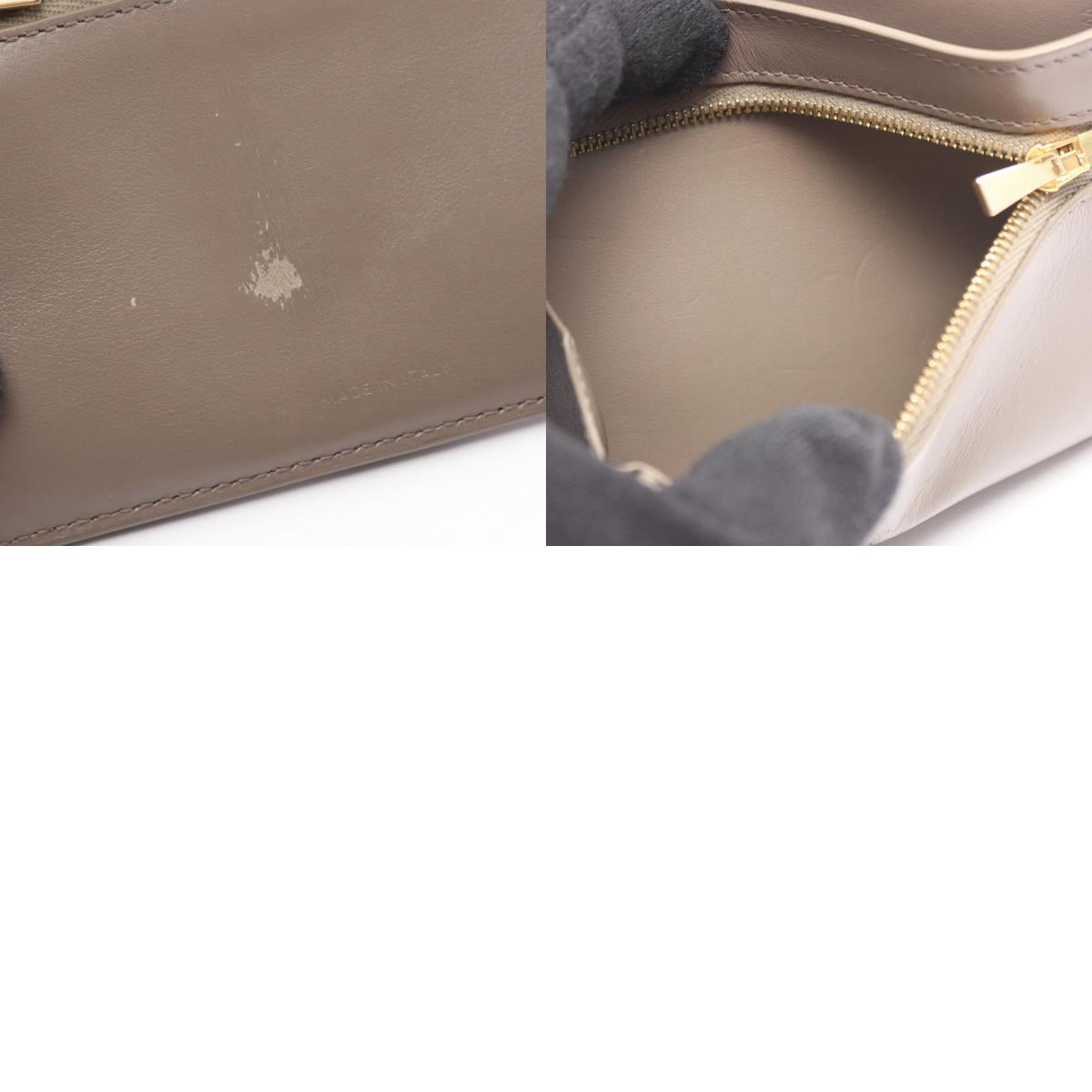 セリーヌ ミディアムストラップウォレット レザー 二つ折り財布