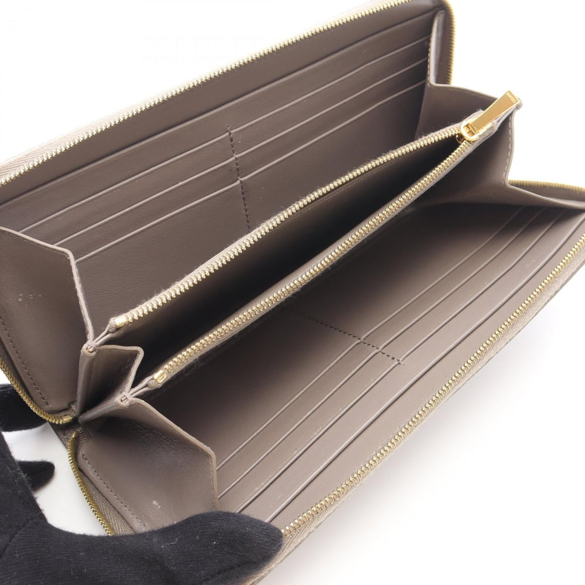 セリーヌ レザーラウンド長財布