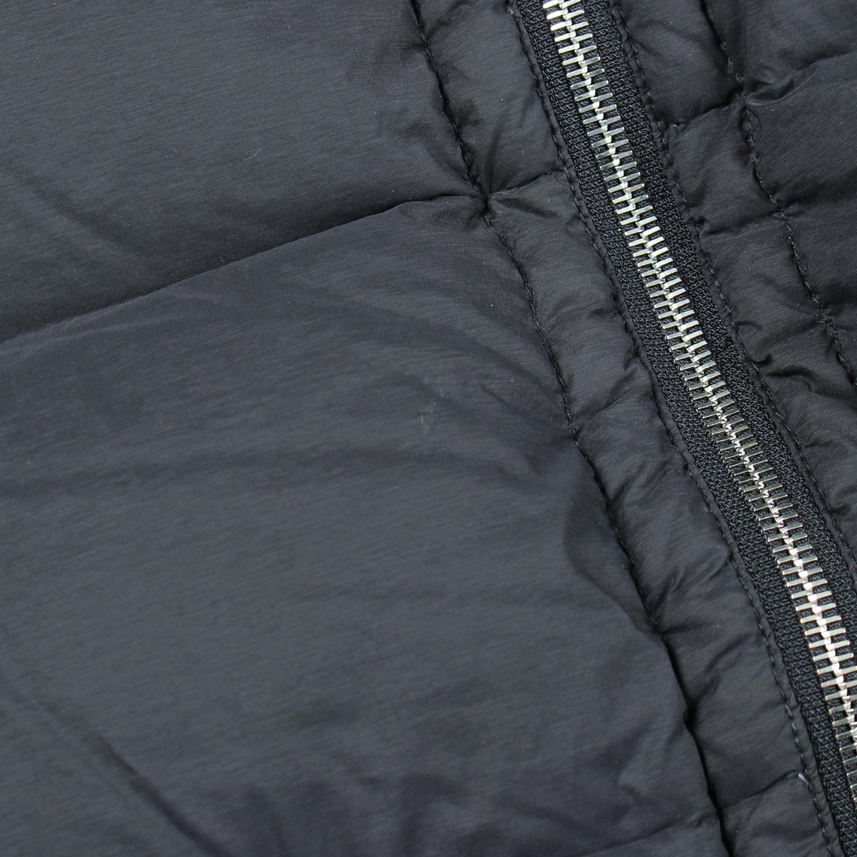 ストーンアイランド SEAMLESS TUNNEL NYLON DOWN ナイロンダウンジャケット