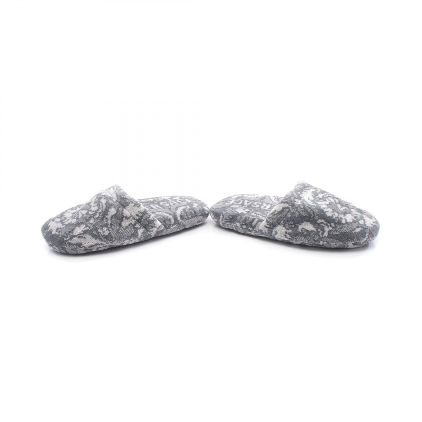 ヴェルサーチェ Bath Slippers Barocco コットンカシミヤサンダル