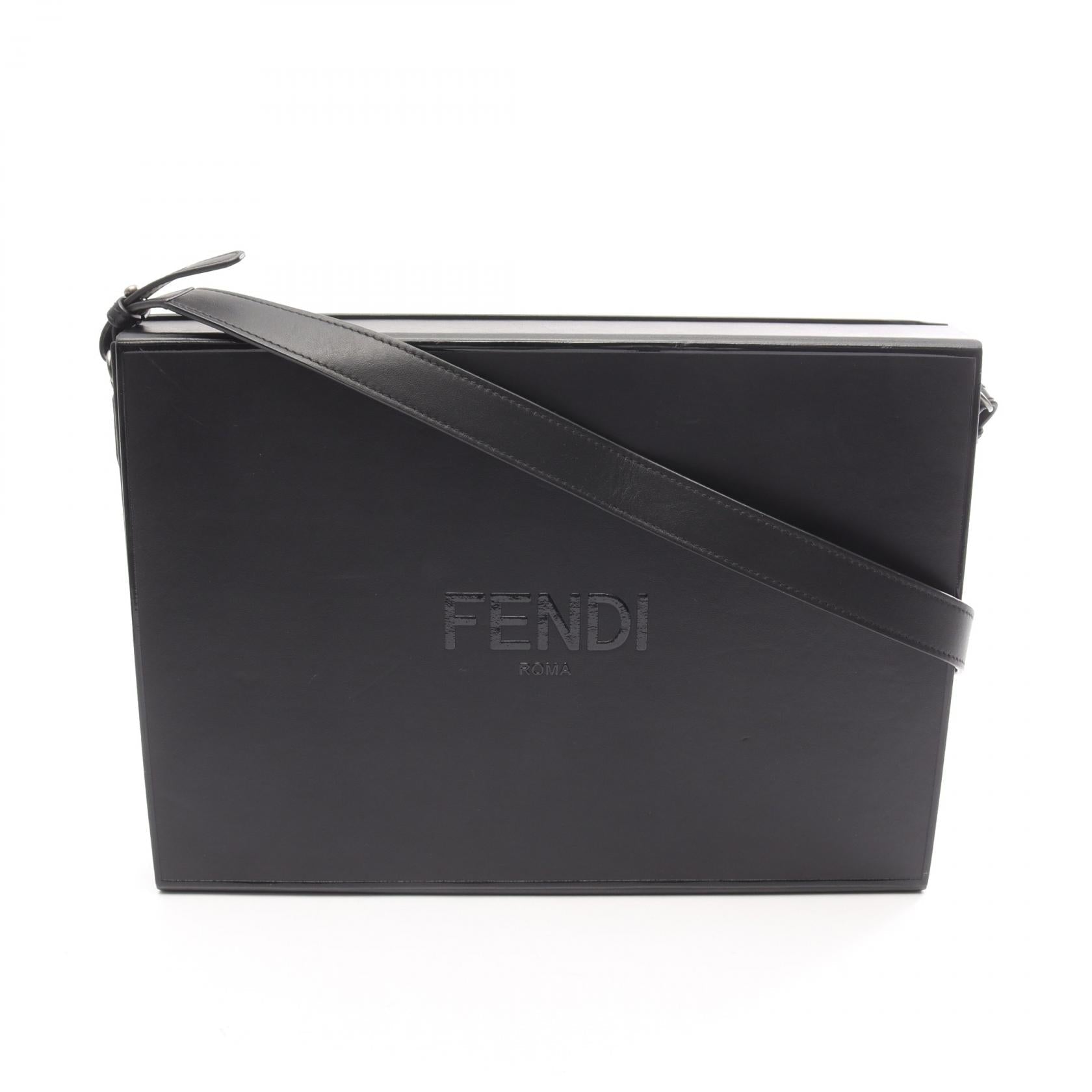 フェンディ Messenger Box Bag レザーショルダーバッグ